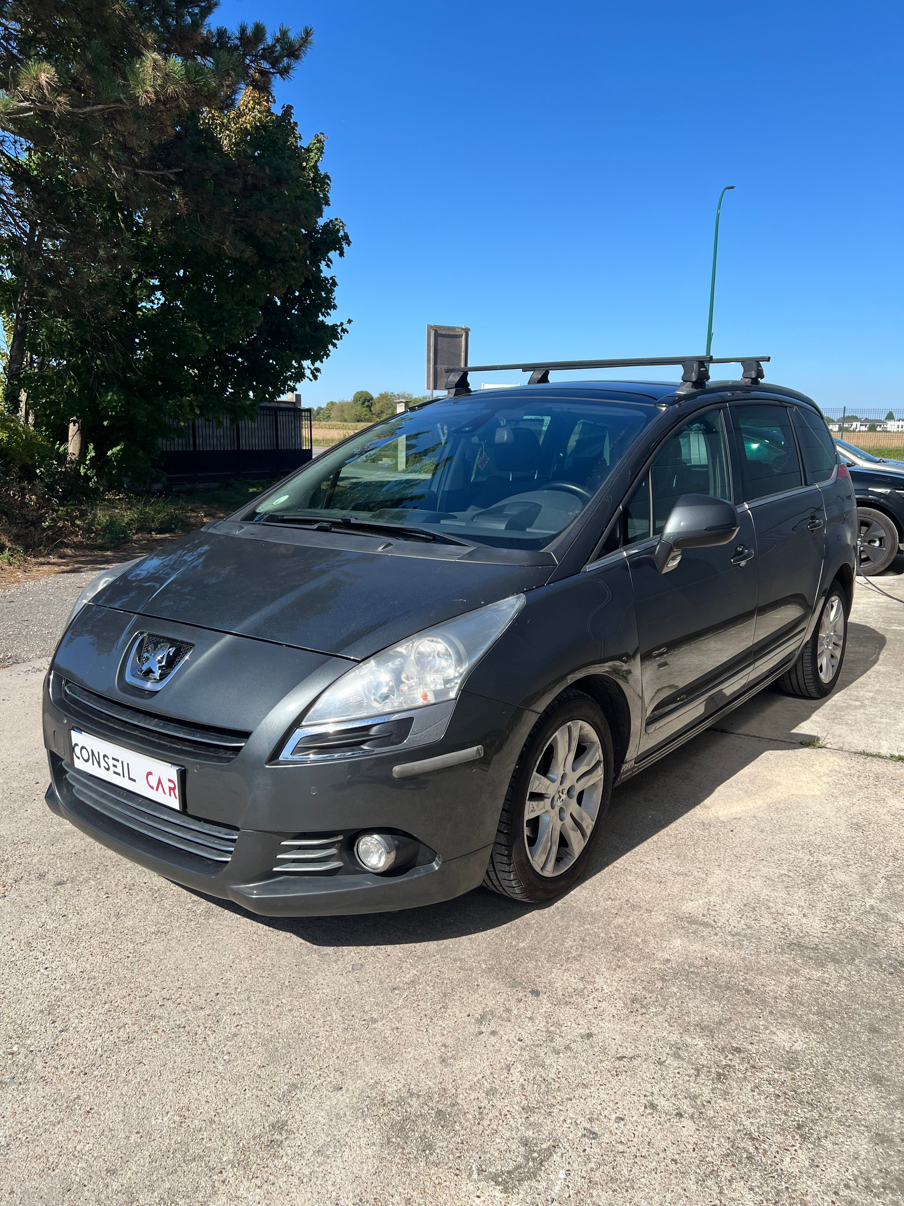 Peugeot 5008 1.6 HDi ALLURE Peugeot 5008 1.6 HDi ALLURE