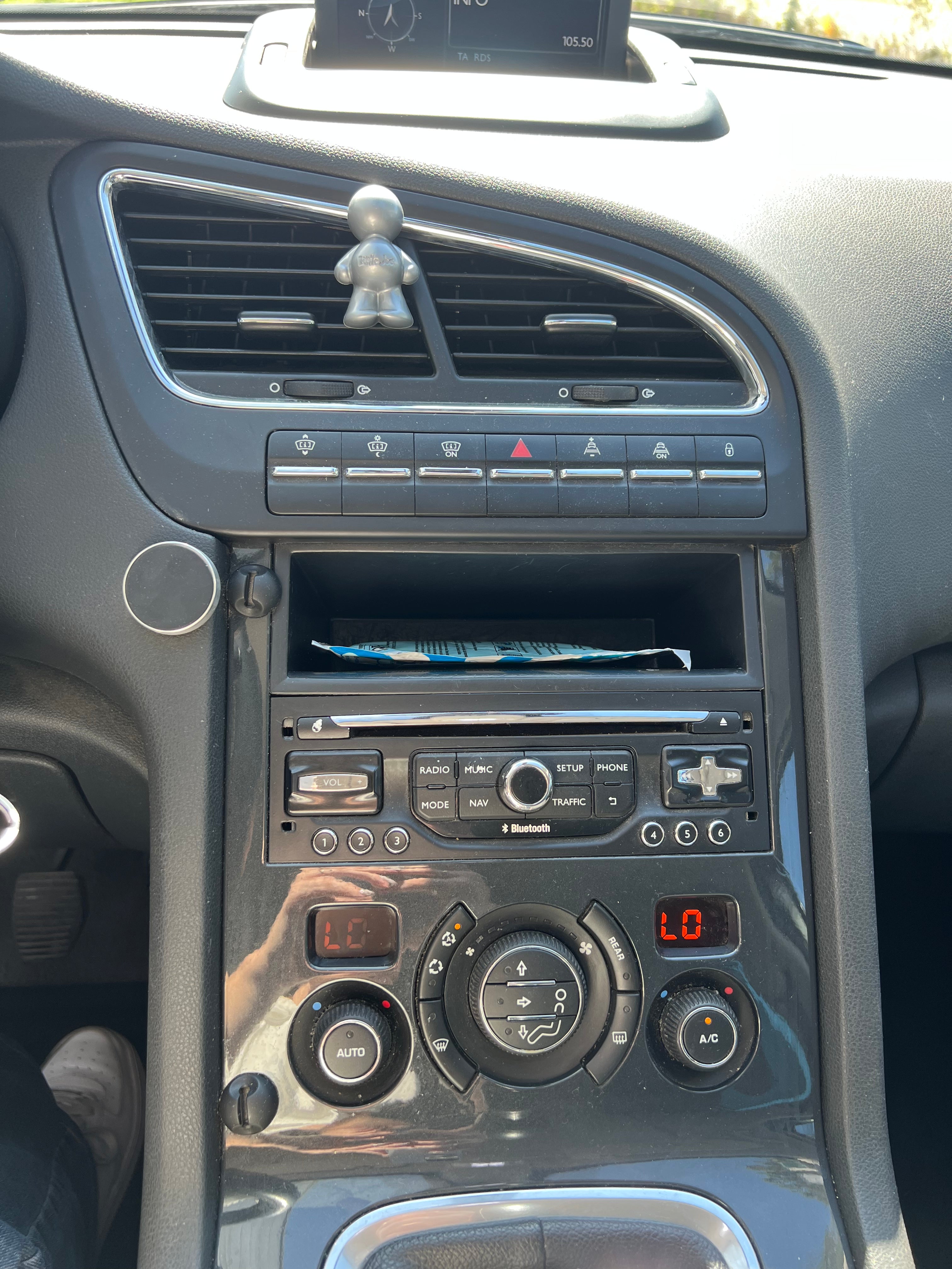 Peugeot 5008 1.6 HDi ALLURE Peugeot 5008 1.6 HDi ALLURE