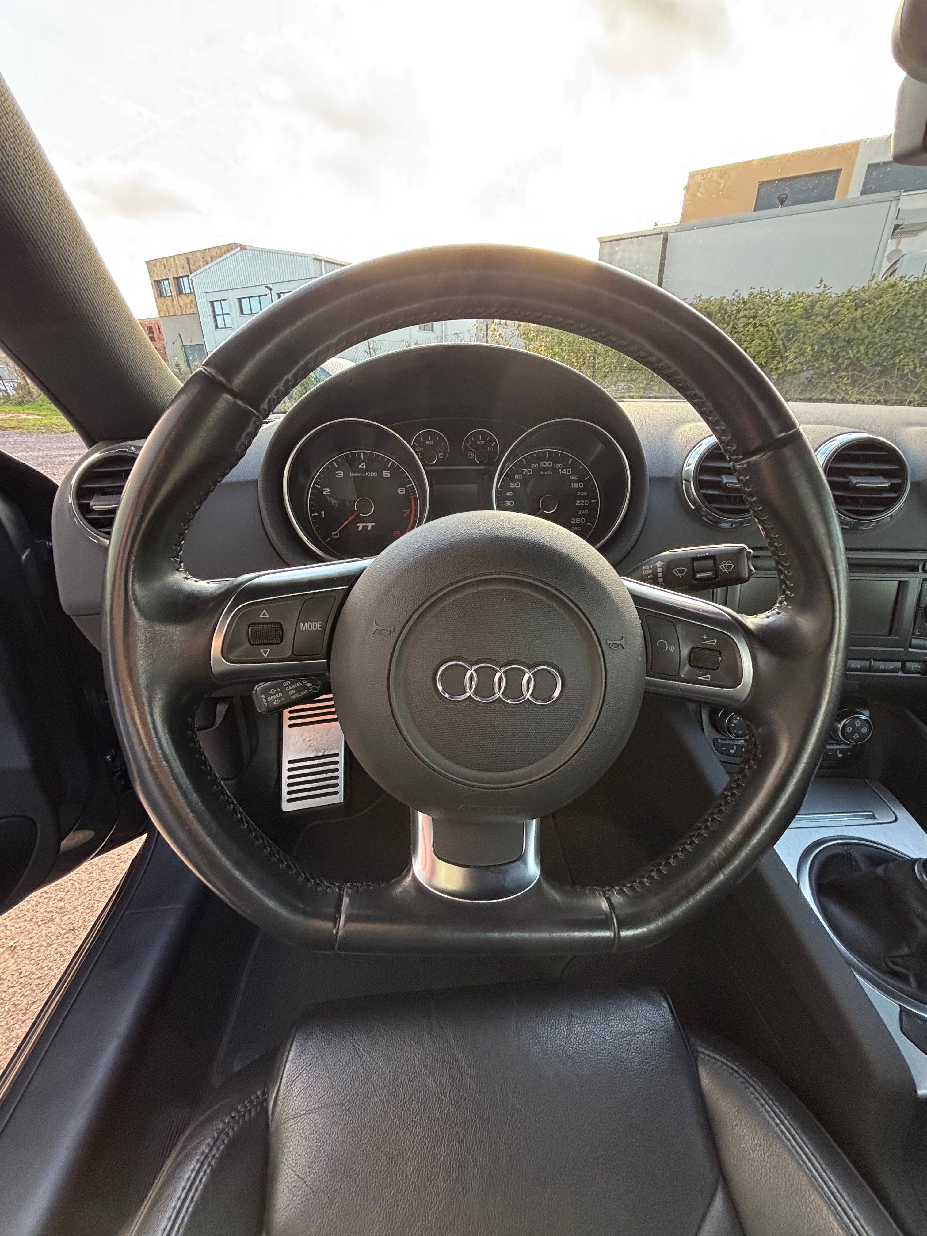 Audi TT 1.8 I Turbo Roadster 160cv Audi TT 1.8 I Turbo Roadster 160cv