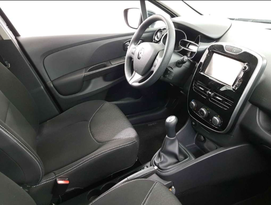 Peugeot 208 - Essence - auto - 1.2 PureTech 110 cv (#107) Peugeot 208 - Essence - auto - 1.2 PureTech 110 cv (#107)