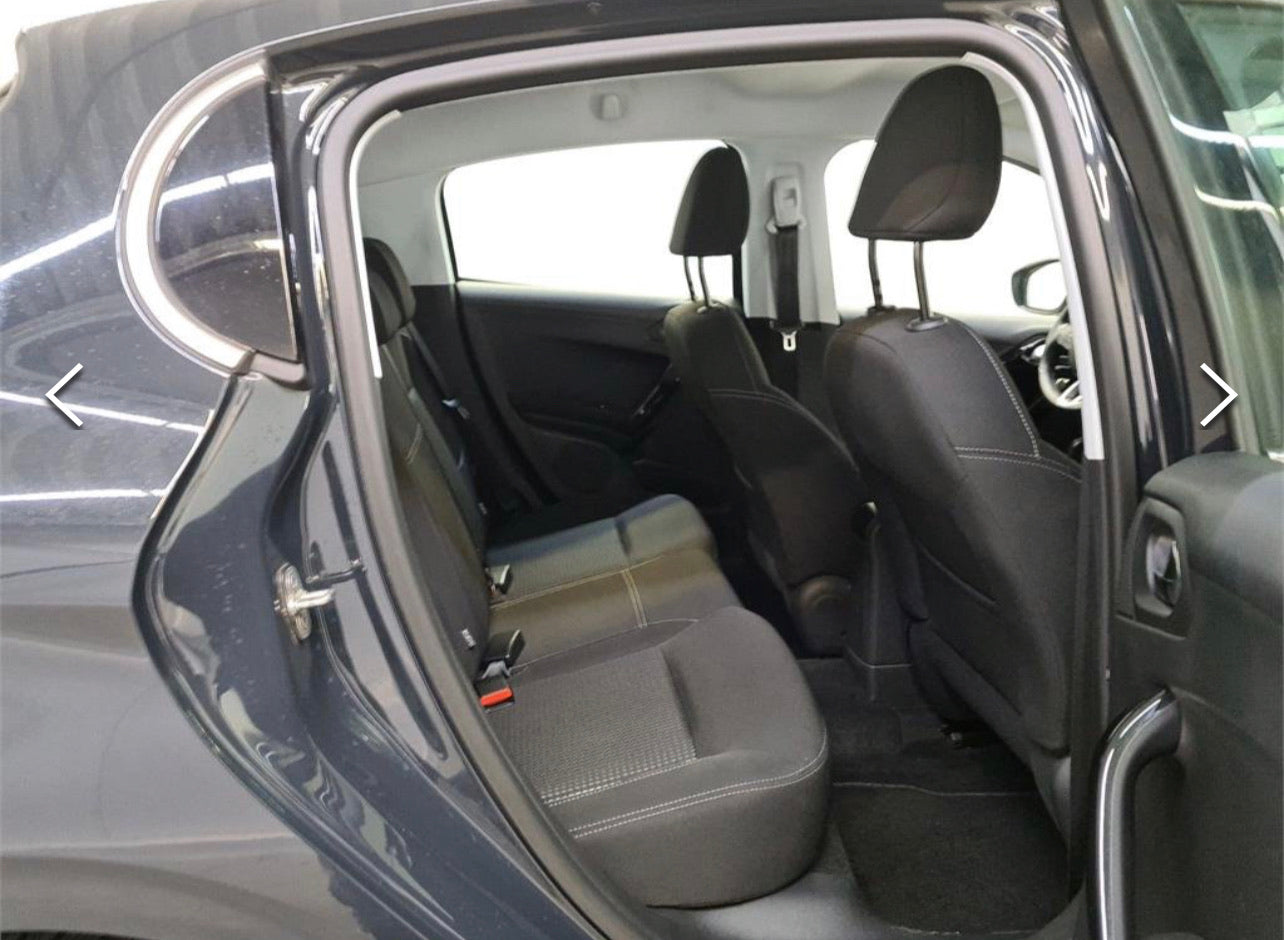 Peugeot 208 - Essence - auto - 1.2 PureTech 110 cv (#107) Peugeot 208 - Essence - auto - 1.2 PureTech 110 cv (#107)