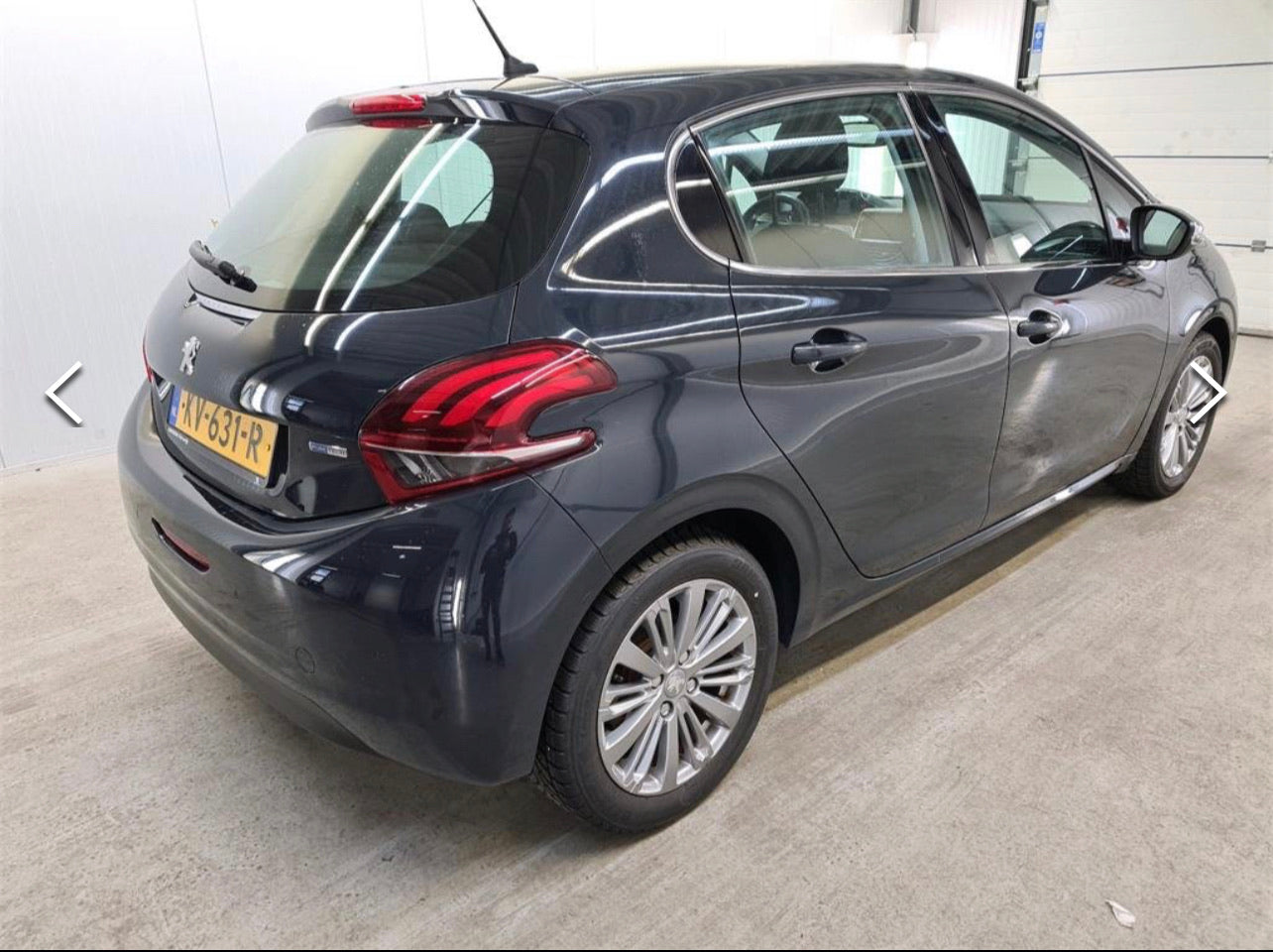 Peugeot 208 - Essence - auto - 1.2 PureTech 110 cv (#107) Peugeot 208 - Essence - auto - 1.2 PureTech 110 cv (#107)