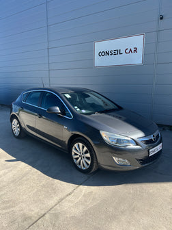Opel Astra 1.4 Turbo 140cv COSMO