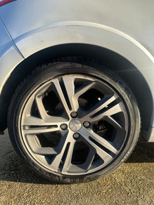 Peugeot 208 GTI 200cv