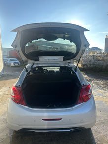 Peugeot 208 GTI 200cv