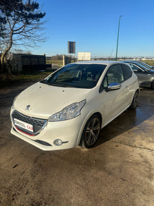 Peugeot 208 GTI 200cv