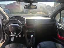 Peugeot 208 GTI 200cv